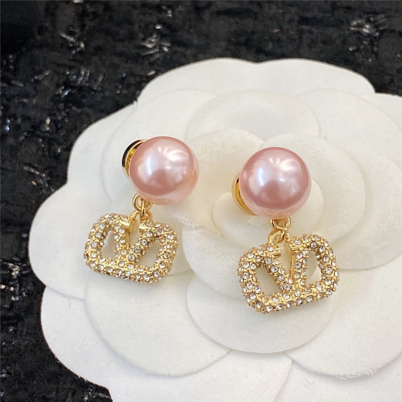 High Quality Luxury Valentino Versatile Diamond Stud Earrings product detail