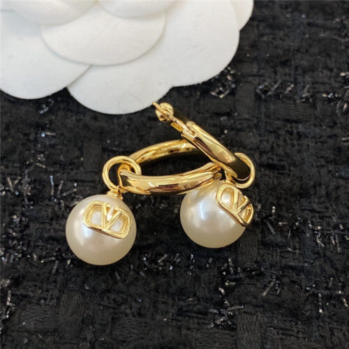 High Quality Luxury Valentino Vintage Logo Pearl Drop Earrings – Style 51263 product detail