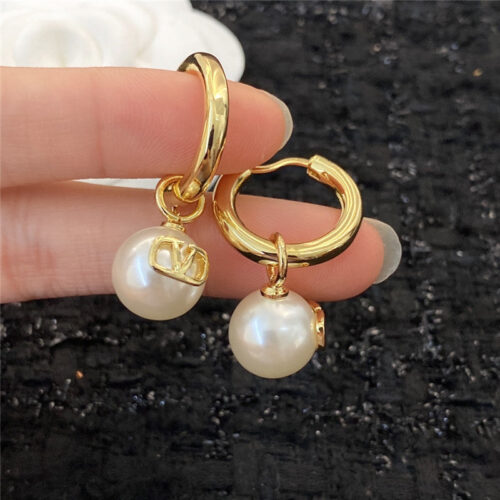 High Quality Luxury Valentino Vintage Logo Pearl Drop Earrings – Style 51263 product detail