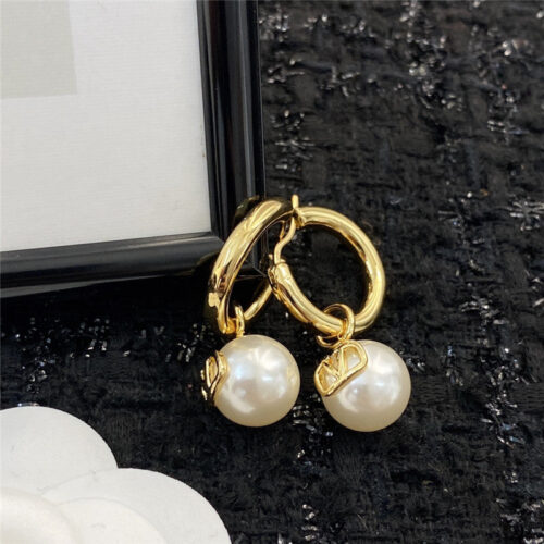 High Quality Luxury Valentino Vintage Logo Pearl Drop Earrings – Style 51263 product detail