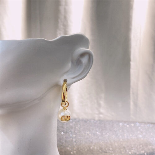 High Quality Luxury Valentino Vintage Logo Pearl Drop Earrings – Style 51263 product detail