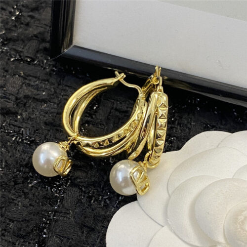 High Quality Luxury Valentino Vintage Logo Pearl Drop Earrings product detail