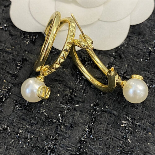 High Quality Luxury Valentino Vintage Logo Pearl Drop Earrings product detail