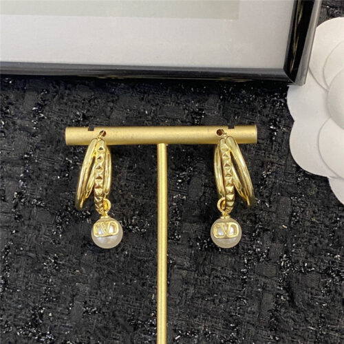 High Quality Luxury Valentino Vintage Logo Pearl Drop Earrings product detail