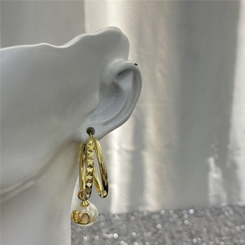 High Quality Luxury Valentino Vintage Logo Pearl Drop Earrings product detail