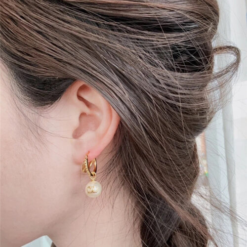 High Quality Luxury Valentino Vintage Logo Pearl Drop Earrings product detail