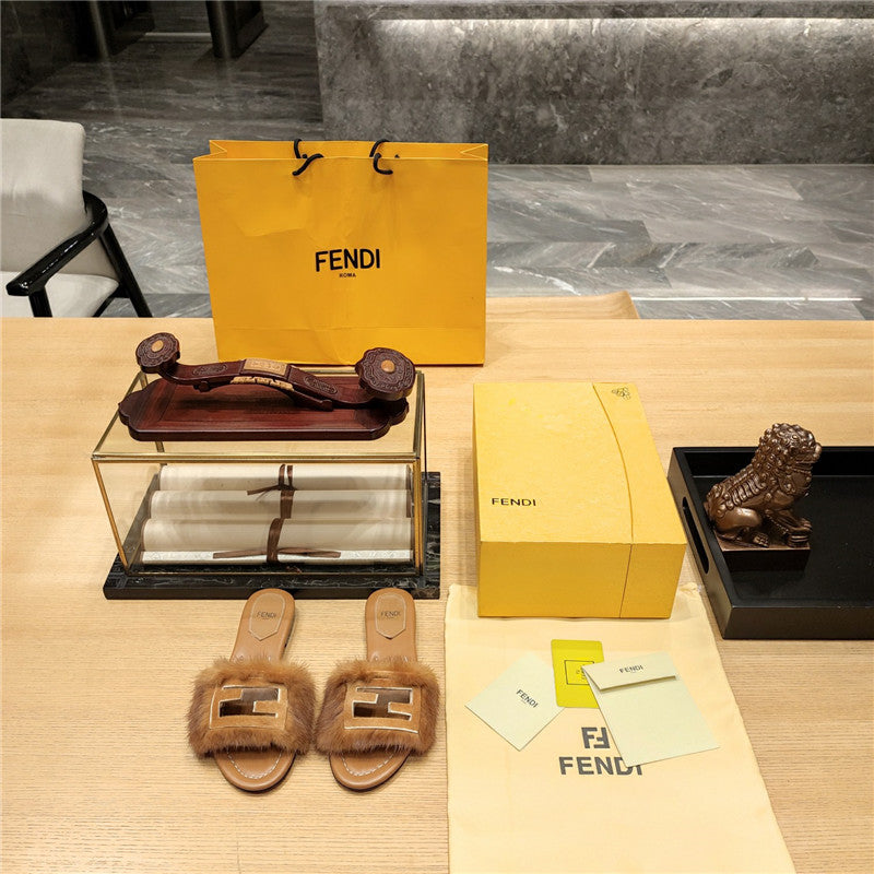 High Quality Luxury Fendi Flat Fur Slippers product detail