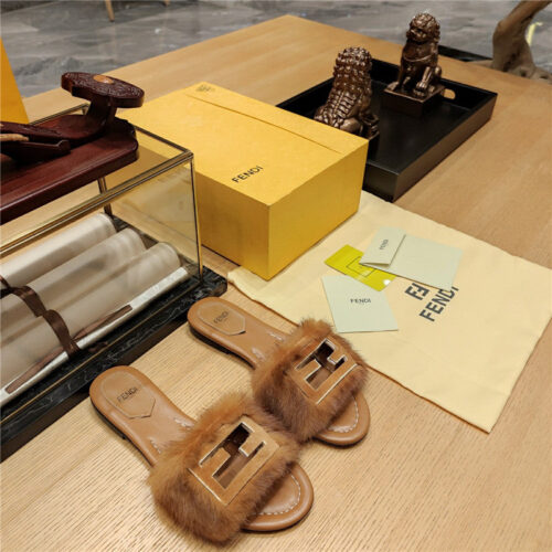 High Quality Luxury Fendi Flat Fur Slippers