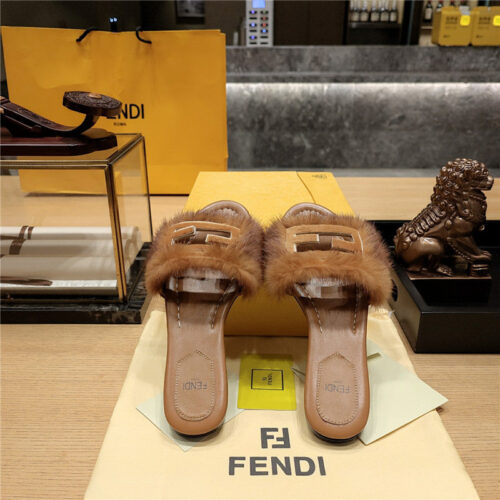 High Quality Luxury Fendi Flat Fur Slippers product detail