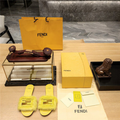 High Quality Luxury Fendi Flat Fur Slippers – Style 57555 product detail