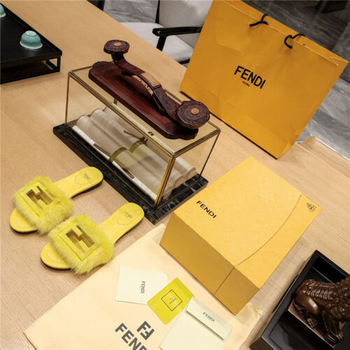 High Quality Luxury Fendi Flat Fur Slippers – Style 57555 alternate view