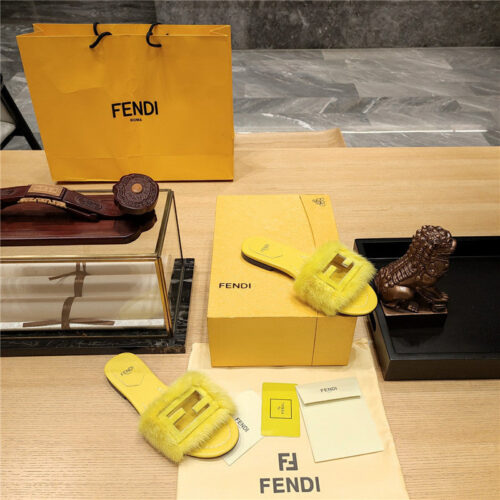 High Quality Luxury Fendi Flat Fur Slippers – Style 57555 product detail