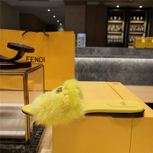 High Quality Luxury Fendi Flat Fur Slippers – Style 57555 product detail