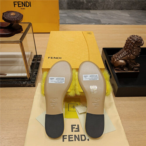 High Quality Luxury Fendi Flat Fur Slippers – Style 57555 product detail