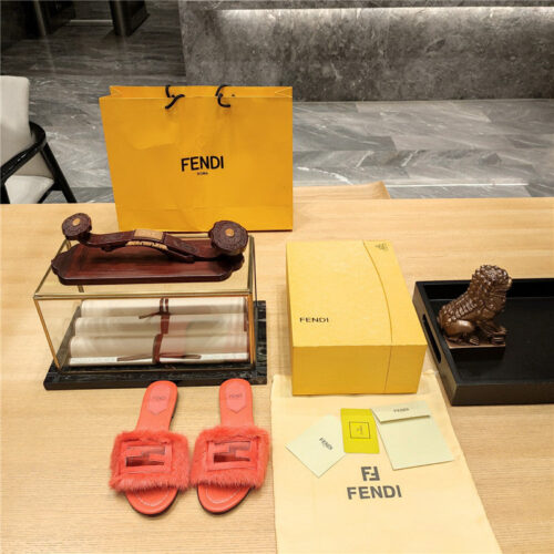 High Quality Luxury Fendi Flat Fur Slippers – Style 81843 product detail