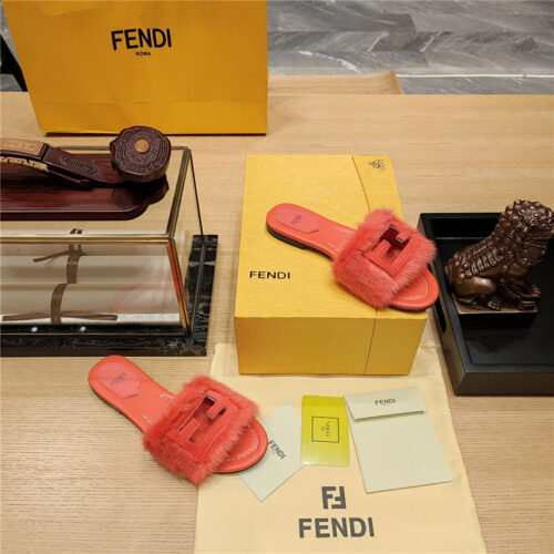 High Quality Luxury Fendi Flat Fur Slippers – Style 81843 product detail
