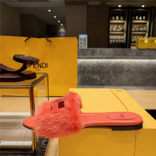 High Quality Luxury Fendi Flat Fur Slippers – Style 81843 product detail