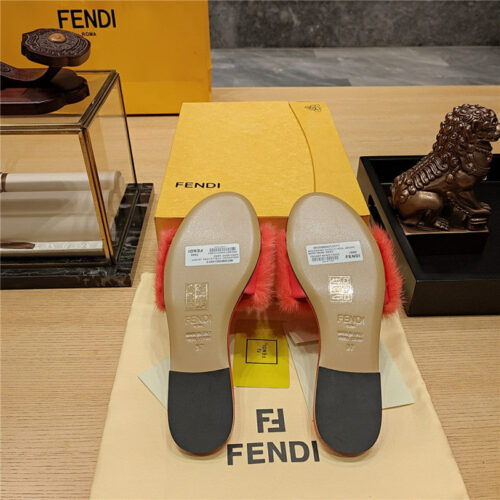 High Quality Luxury Fendi Flat Fur Slippers – Style 81843 product detail