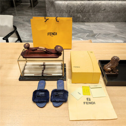 High Quality Luxury Fendi Flat Fur Slippers – Style 73363 product detail
