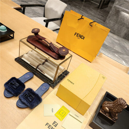 High Quality Luxury Fendi Flat Fur Slippers – Style 73363 alternate view
