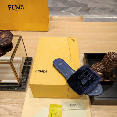 High Quality Luxury Fendi Flat Fur Slippers – Style 73363 product detail
