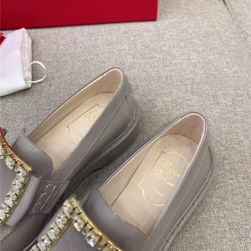 High Quality Luxury Roger Vivier Classic Loafers – Style 23636 product detail