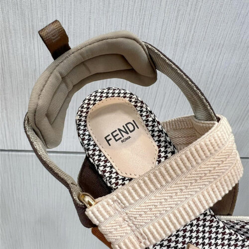 High Quality Luxury Fendi Classic Houndstooth Jacquard Pumps – Style 25907 product detail