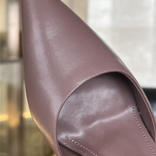 High Quality Luxury Fendi F-Shaped Three-Dimensional Heel Pumps – Style 47091 product detail