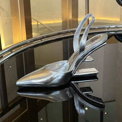 High Quality Luxury Fendi F-Shaped Three-Dimensional Heel Pumps product detail