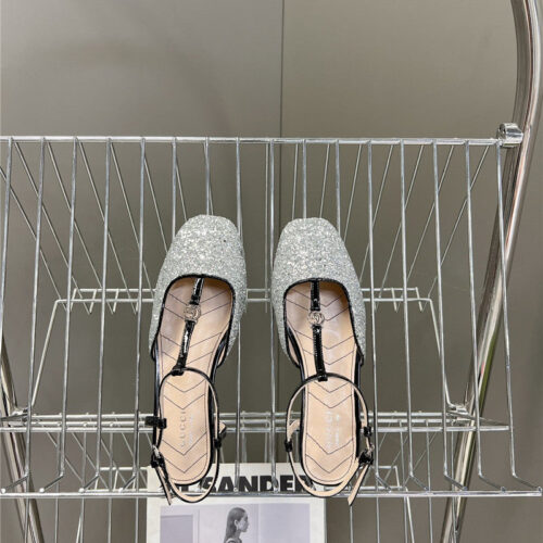 High Quality Luxury Gucci Double G Hardware Buckle Embellished Sandals – Style 74643 product detail