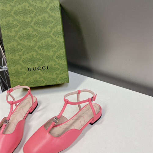 High Quality Luxury Gucci Double G Hardware Buckle Embellished Sandals alternate view