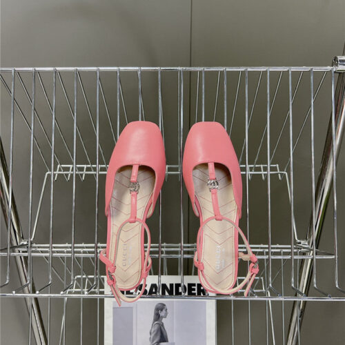 High Quality Luxury Gucci Double G Hardware Buckle Embellished Sandals product detail