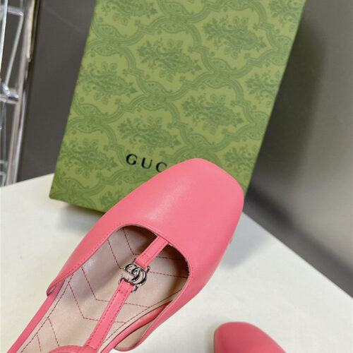 High Quality Luxury Gucci Double G Hardware Buckle Embellished Sandals product detail