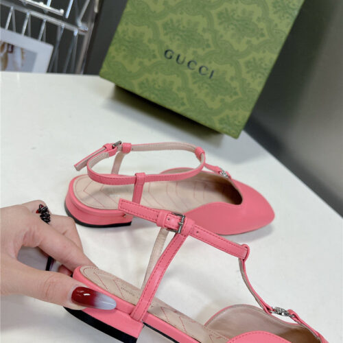 High Quality Luxury Gucci Double G Hardware Buckle Embellished Sandals product detail
