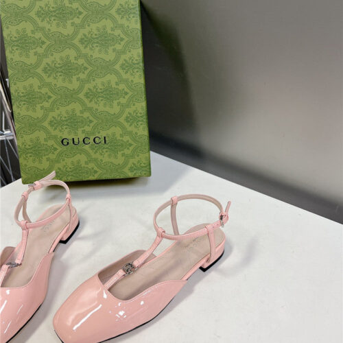 High Quality Luxury Gucci Double G Hardware Buckle Embellished Sandals – Style 05715 product detail