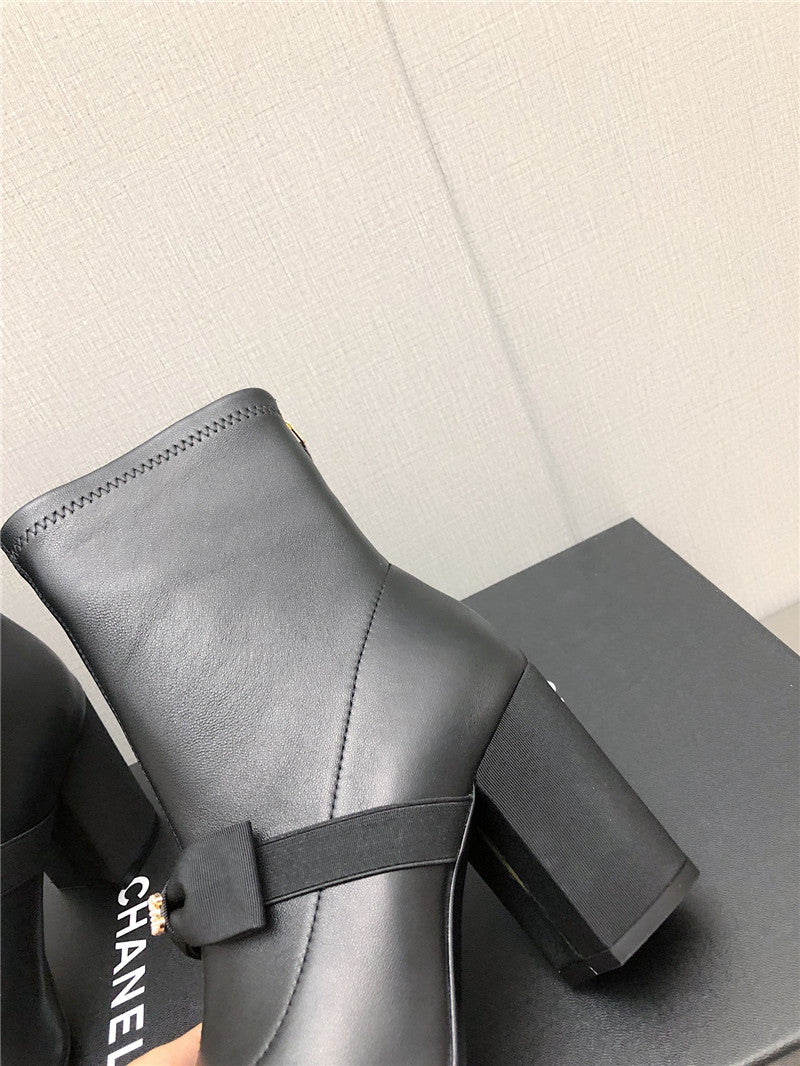High Quality Luxury Chanel Explosion Bow Snow White Short Boots – Style 28134 product detail