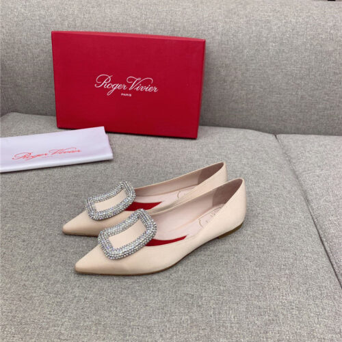 High Quality Luxury Roger Vivier Classic Diamond Buckle Silk Pumps product detail
