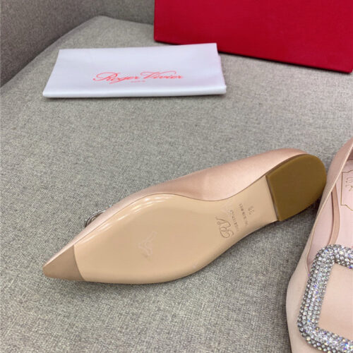 High Quality Luxury Roger Vivier Classic Diamond Buckle Silk Pumps product detail