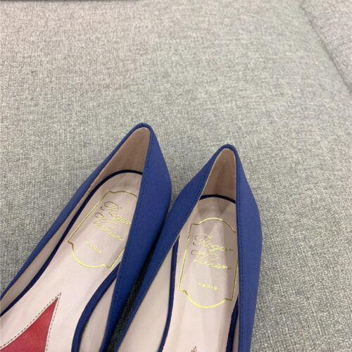 High Quality Luxury Roger Vivier Classic Diamond Buckle Silk Pumps – Style 09524 product detail