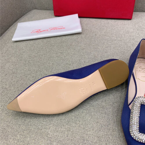 High Quality Luxury Roger Vivier Classic Diamond Buckle Silk Pumps – Style 09524 product detail