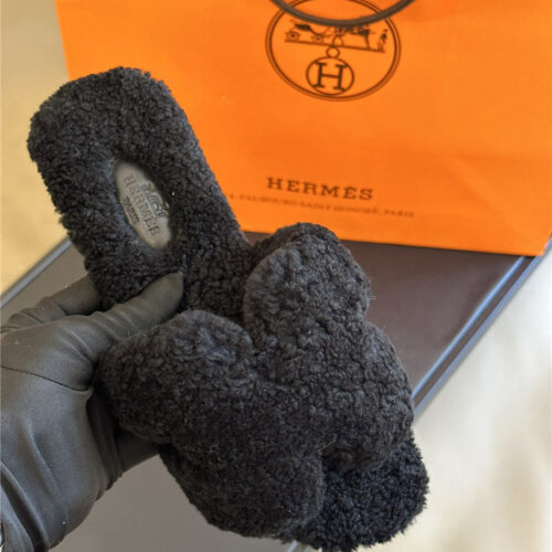 High Quality Luxury Hermes Fur Roll Cake Hair H Slippers – Style 61411 product detail