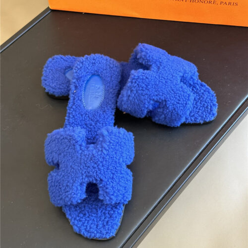 High Quality Luxury Hermes Fur Roll Cake Hair H Slippers – Style 95875 alternate view