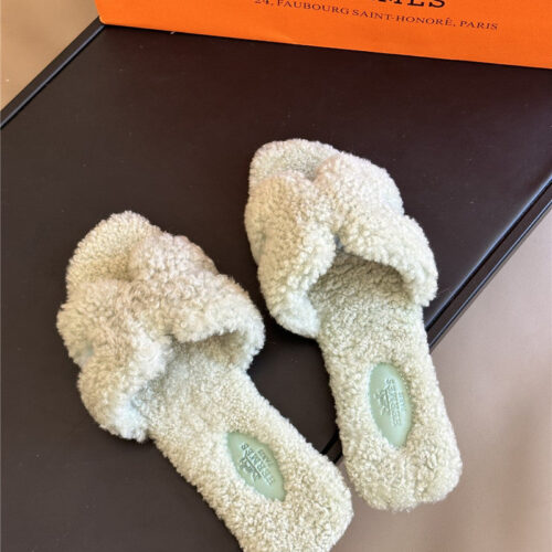 High Quality Luxury Hermes Fur Roll Cake Hair H Slippers – Style 26947 product detail