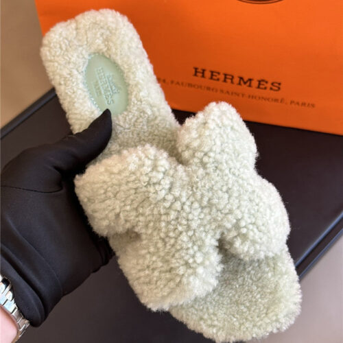 High Quality Luxury Hermes Fur Roll Cake Hair H Slippers – Style 26947 product detail