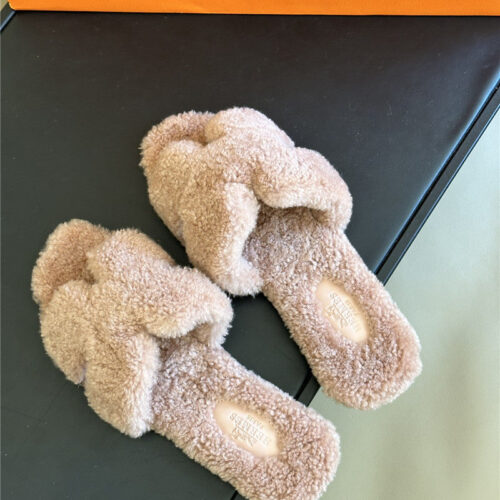 High Quality Luxury Hermes Fur Roll Cake Hair H Slippers – Style 92483 product detail