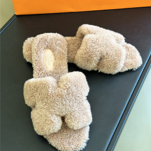 High Quality Luxury Hermes Fur Roll Cake Hair H Slippers – Style 92483 alternate view