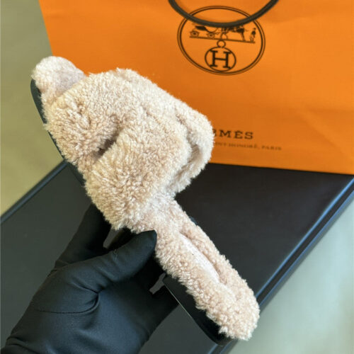 High Quality Luxury Hermes Fur Roll Cake Hair H Slippers – Style 92483 product detail