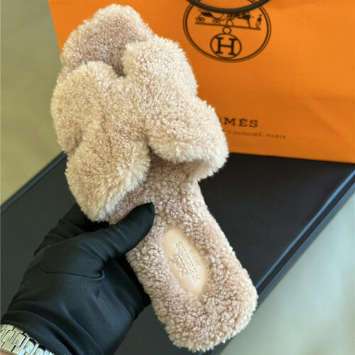 High Quality Luxury Hermes Fur Roll Cake Hair H Slippers – Style 92483 product detail