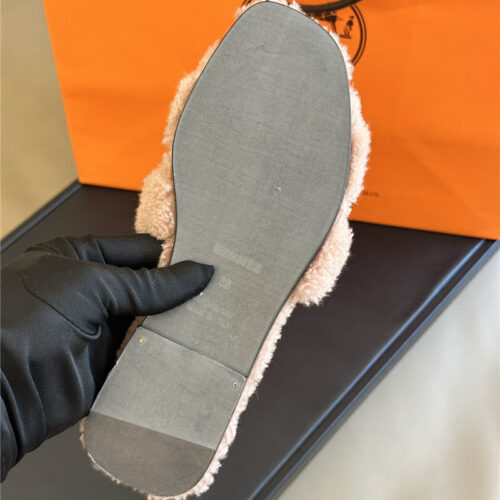 High Quality Luxury Hermes Fur Roll Cake Hair H Slippers – Style 92483 product detail