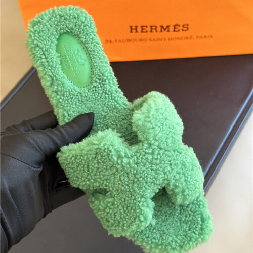 High Quality Luxury Hermes Fur Roll Cake Hair H Slippers – Style 25251 product detail